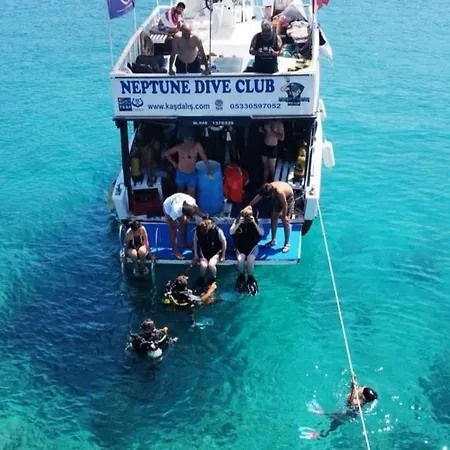 Neptune Dive Club Botel Kaş