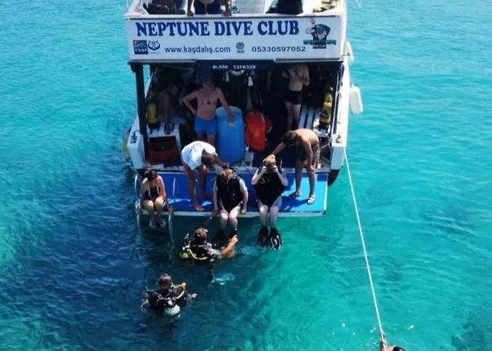 Neptune Dive Club Botel Kaş